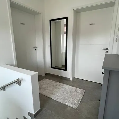 - Steinmetz Mit Balkon *