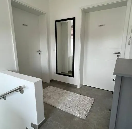 - Steinmetz Mit Balkon *