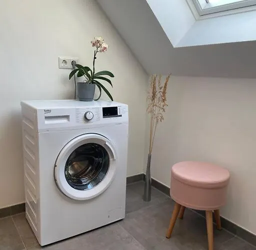 - Steinmetz Mit Balkon *